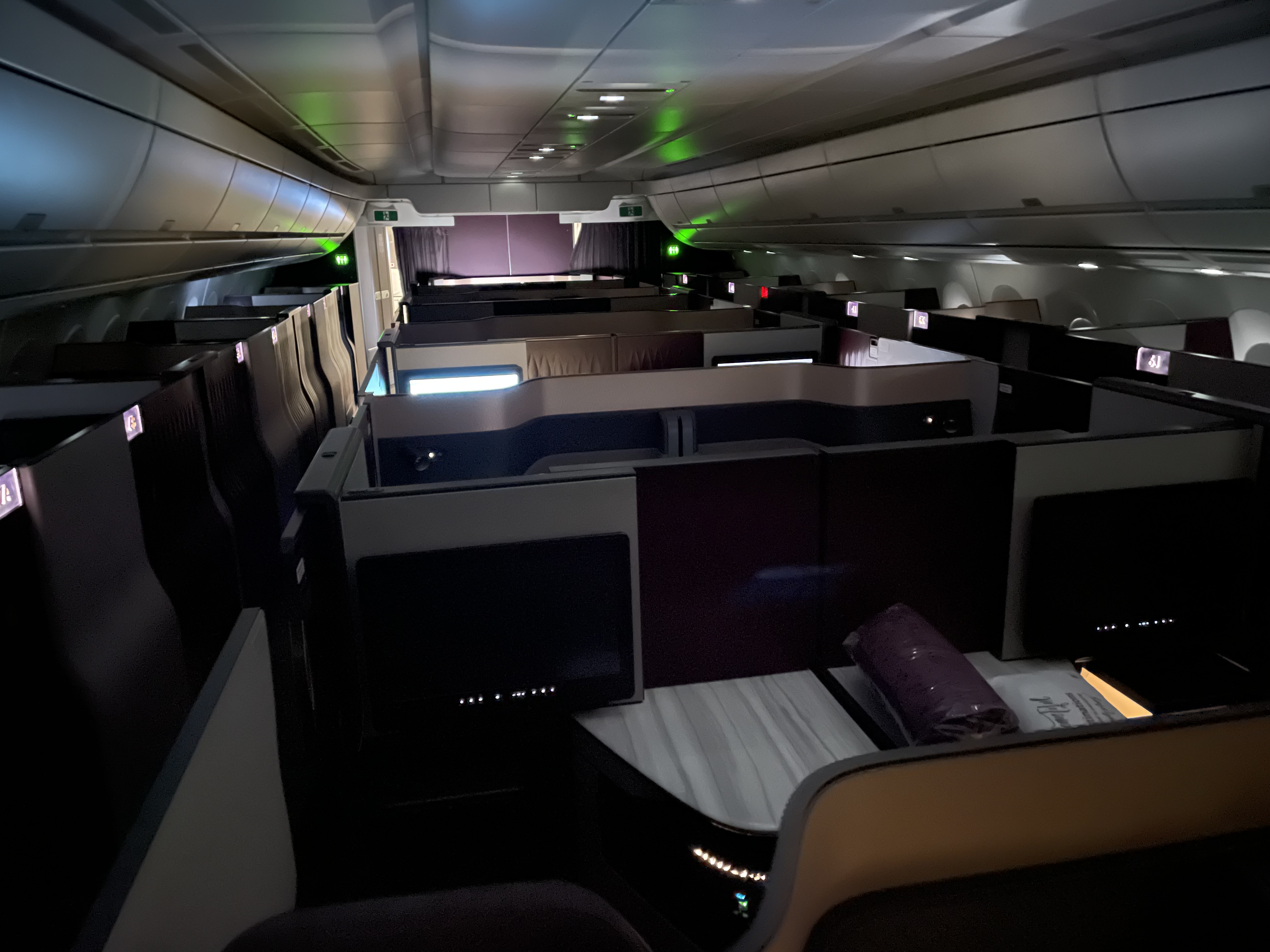 Review: Qatar Airways Business Class A350-1000 Los Angeles (LAX) to ...